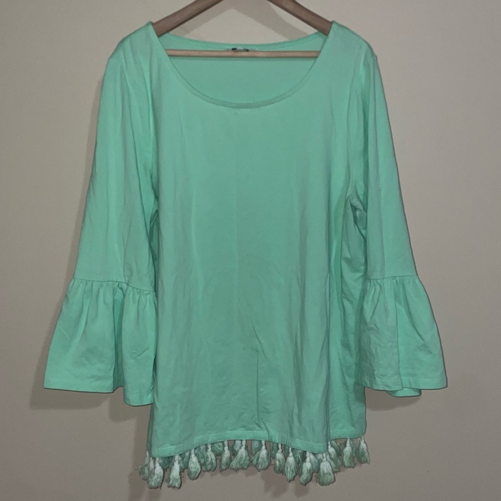 Crown & ivy Women's Medium Mint Green Pom Pom Tassel Hem Bell Sleeve Knit Top